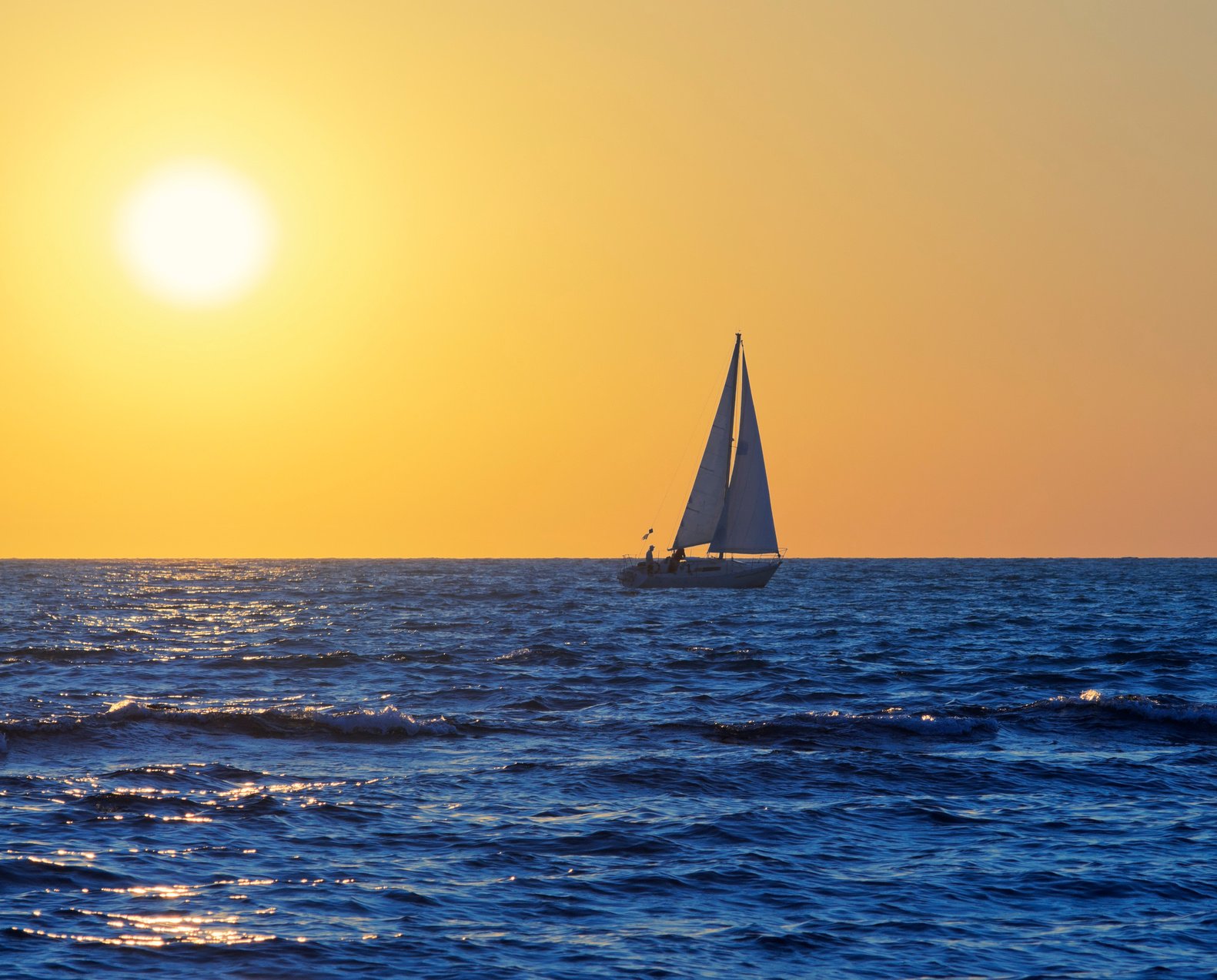 Sailing boat, sea, horizon, sunset